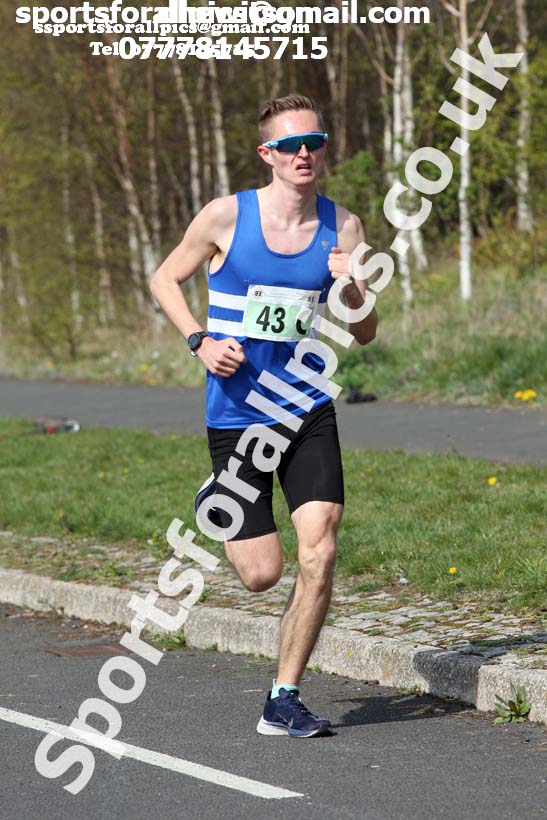 Senior mens 2019 Elswick Harirers Good Friday Road Relay, Newburn, Newcastle. Photo:  David T. Hewitson/Sports for All Pics